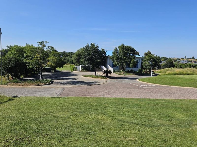 Where Golf Course Living Meets Waterfront Luxury - Photo 10