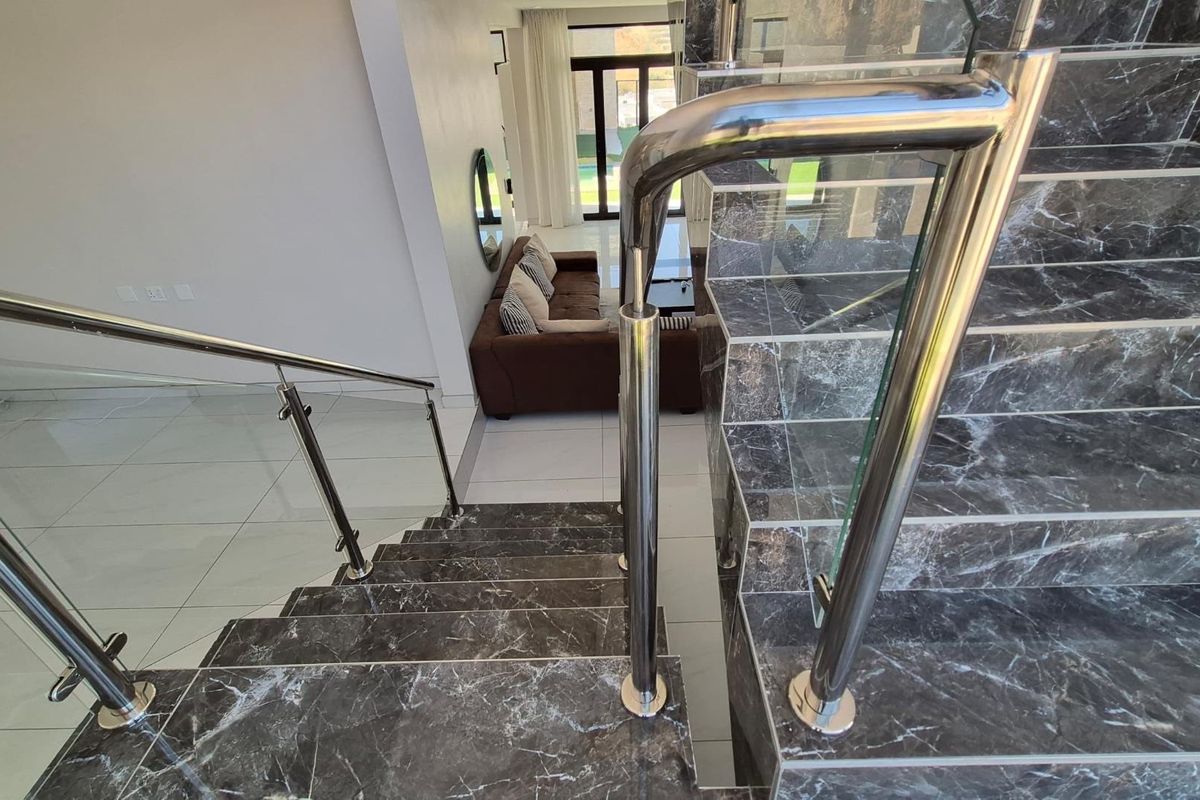 Ultra Modern Family Home for Rent in Kleine Kuppe - Photo 4