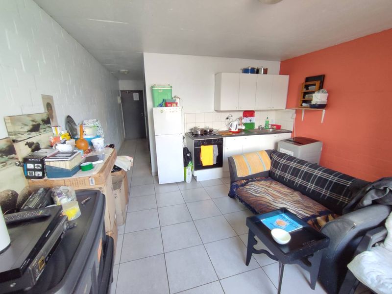 1 Bedroom Apartment For Sale In Wynberg - Photo 2