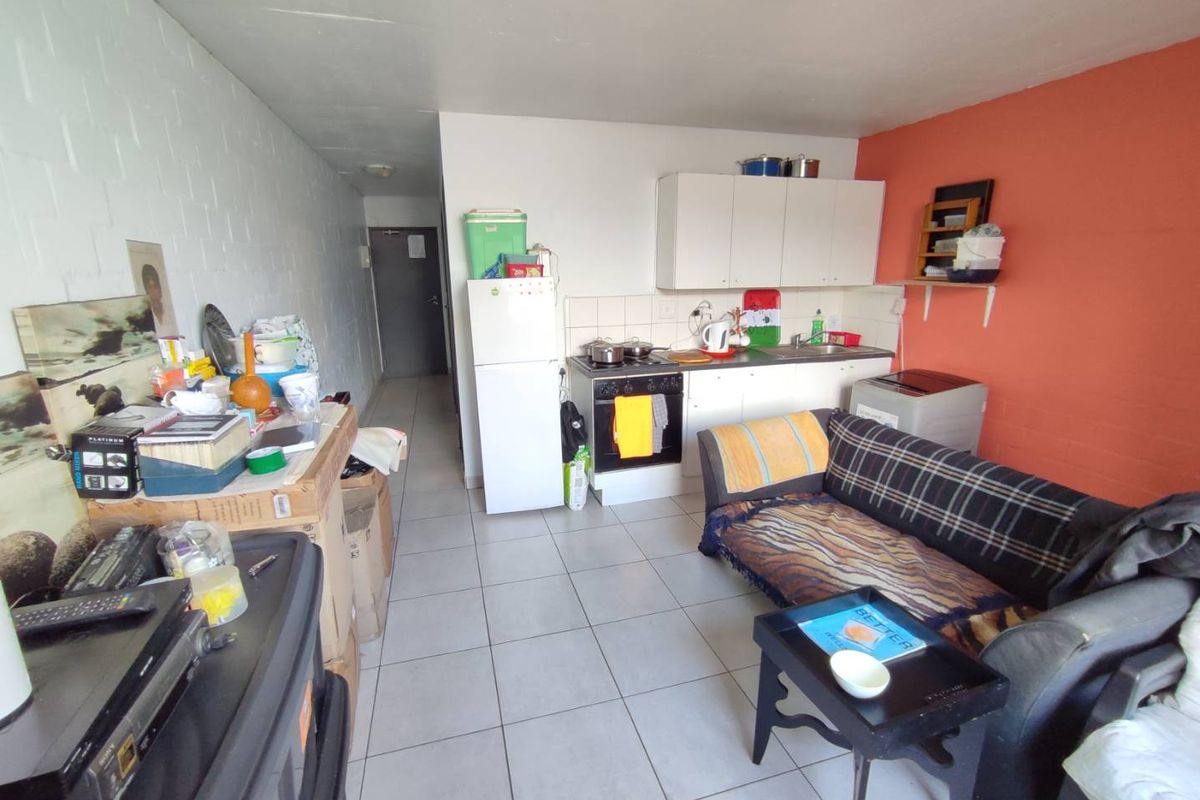 1 Bedroom Apartment For Sale In Wynberg - Photo 2