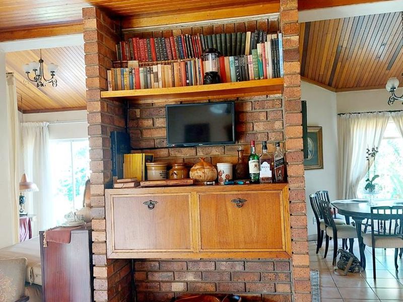 Discover Comfort and Convenience in Val De Grace - Photo 8