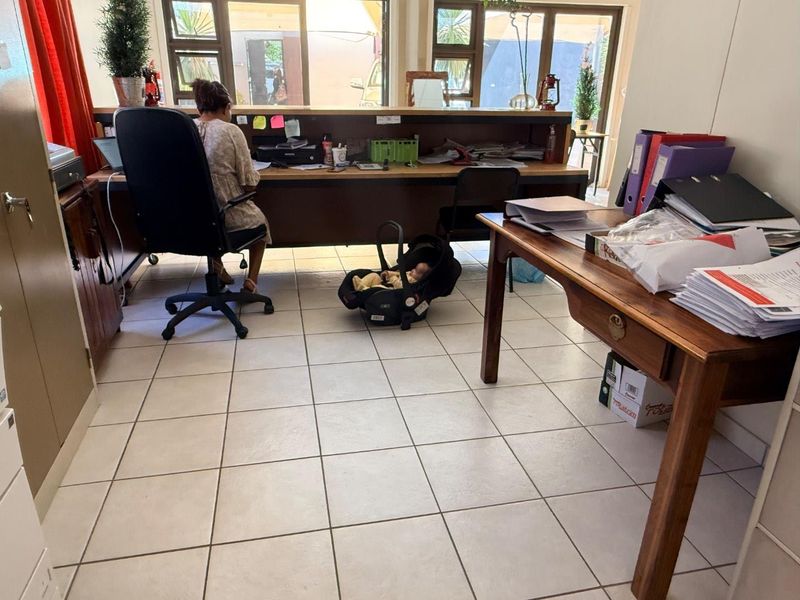 Business/Residential house for sale Windhoek West - Photo 7