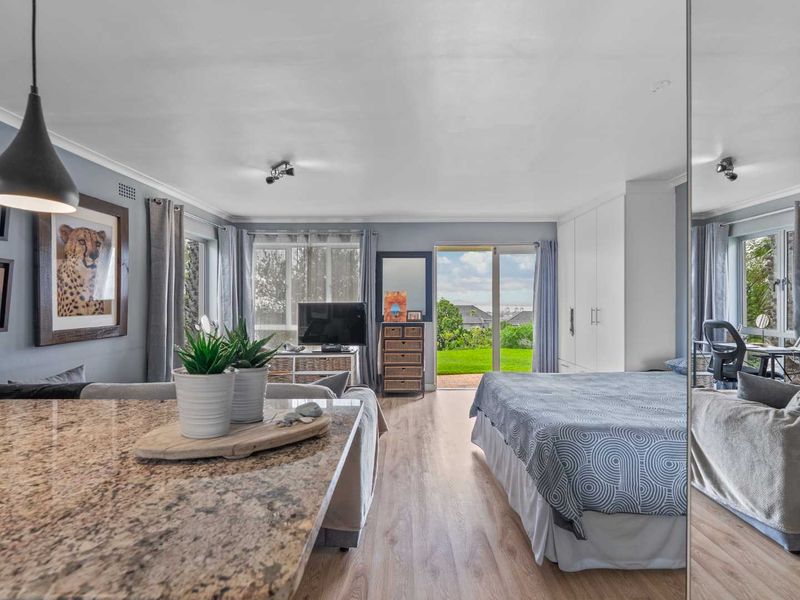 Lovely studio apartment in Vredehoek. - Photo 8