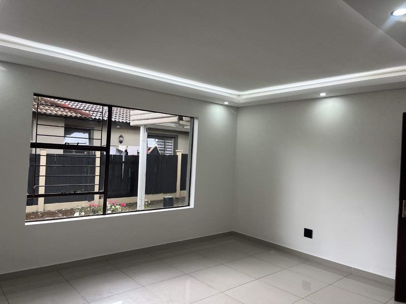 Renovated to Impress, Designed to Inspire - Photo 7