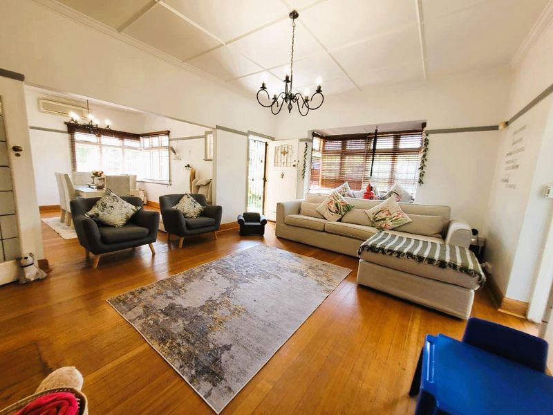 Spacious, Well-Priced 3-Bed, 2-Bath Family Home in Prime Glenwood  Charming, Secure Cul-de-Sac Setting - Photo 10