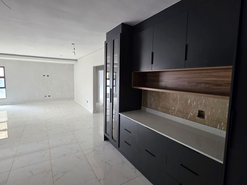 4 Bedroom Family Home in Melodie Hartbeespoort - Photo 7