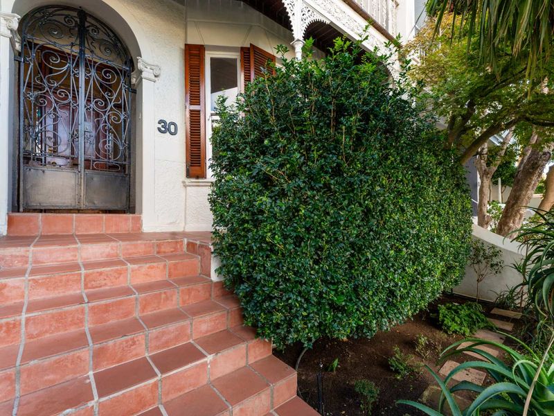 Victorian Elegance with Bold Modern Finishes - Photo 2