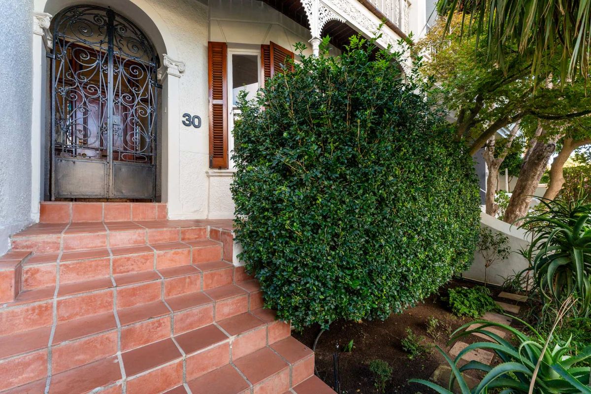 Victorian Elegance with Bold Modern Finishes - Photo 2