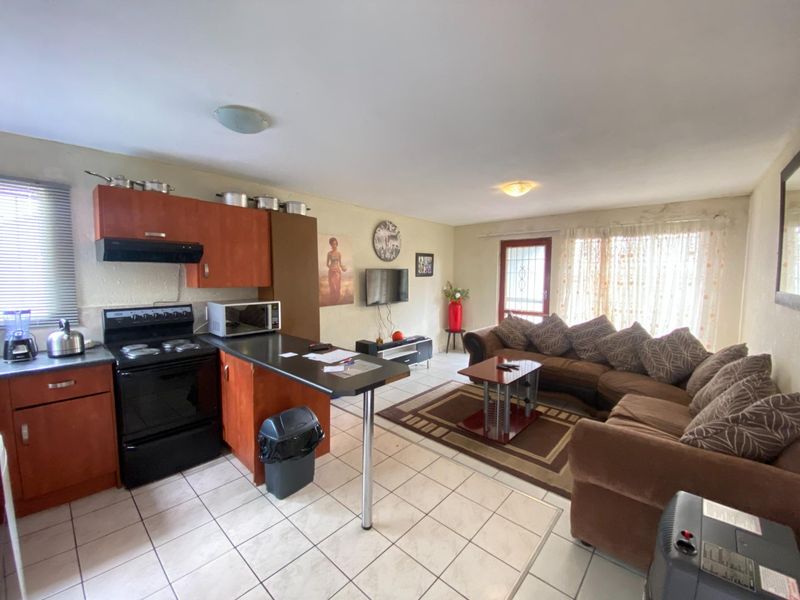 Ground Floor Unit - Photo 5