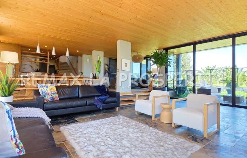 Exquisite Beachfront Modern Property FOR SALE / Swakopmund