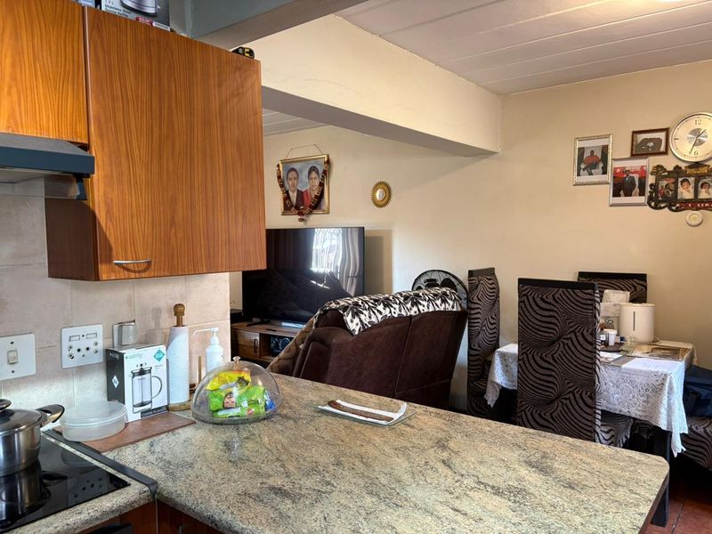 Charming 3 Bedroom Duplex in Allens Neck - Photo 10