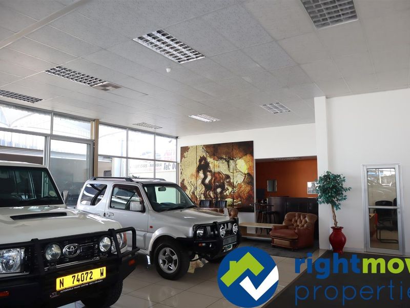 Business premises with Great Visibility in High Traffic Area. - Photo 9