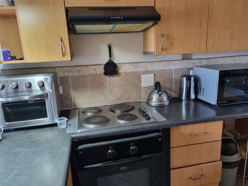 Delightful 2 Bedroom apartment in Kenwick Close  Investment opportunity. - Photo 5