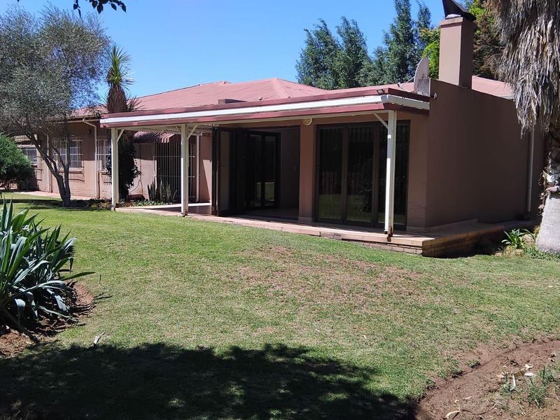 HOME AND GUEST HOUSE - Photo 2