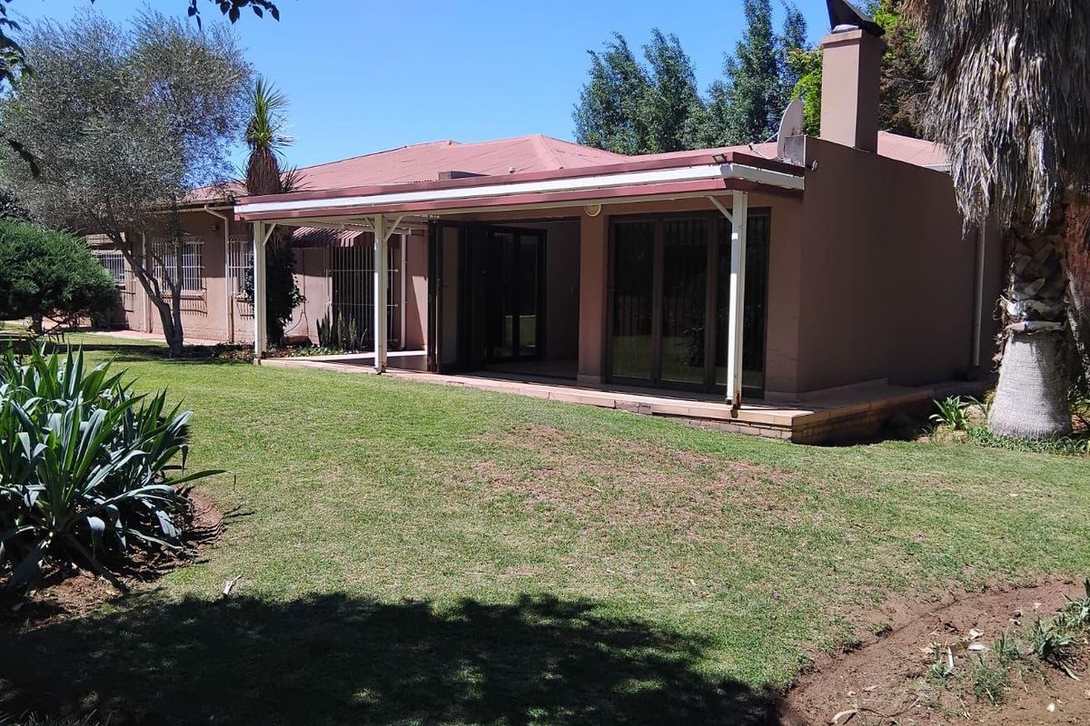 HOME AND GUEST HOUSE - Photo 2