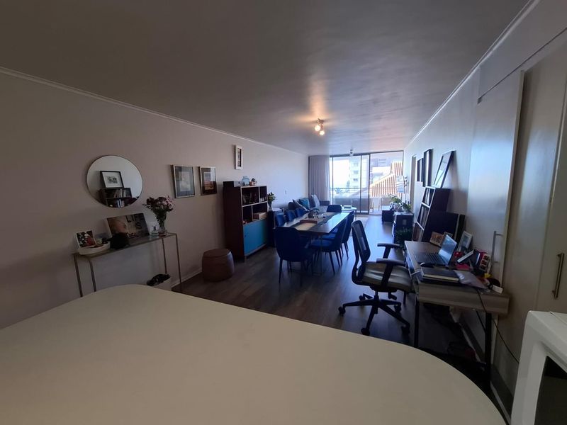 LONG TERM RENTAL - Large unfurnished  2 bedroom apartment in Piazza St John's - Photo 4