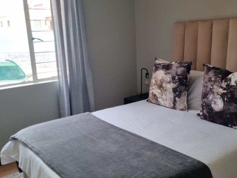 A perfect groundfloor unit - Photo 3