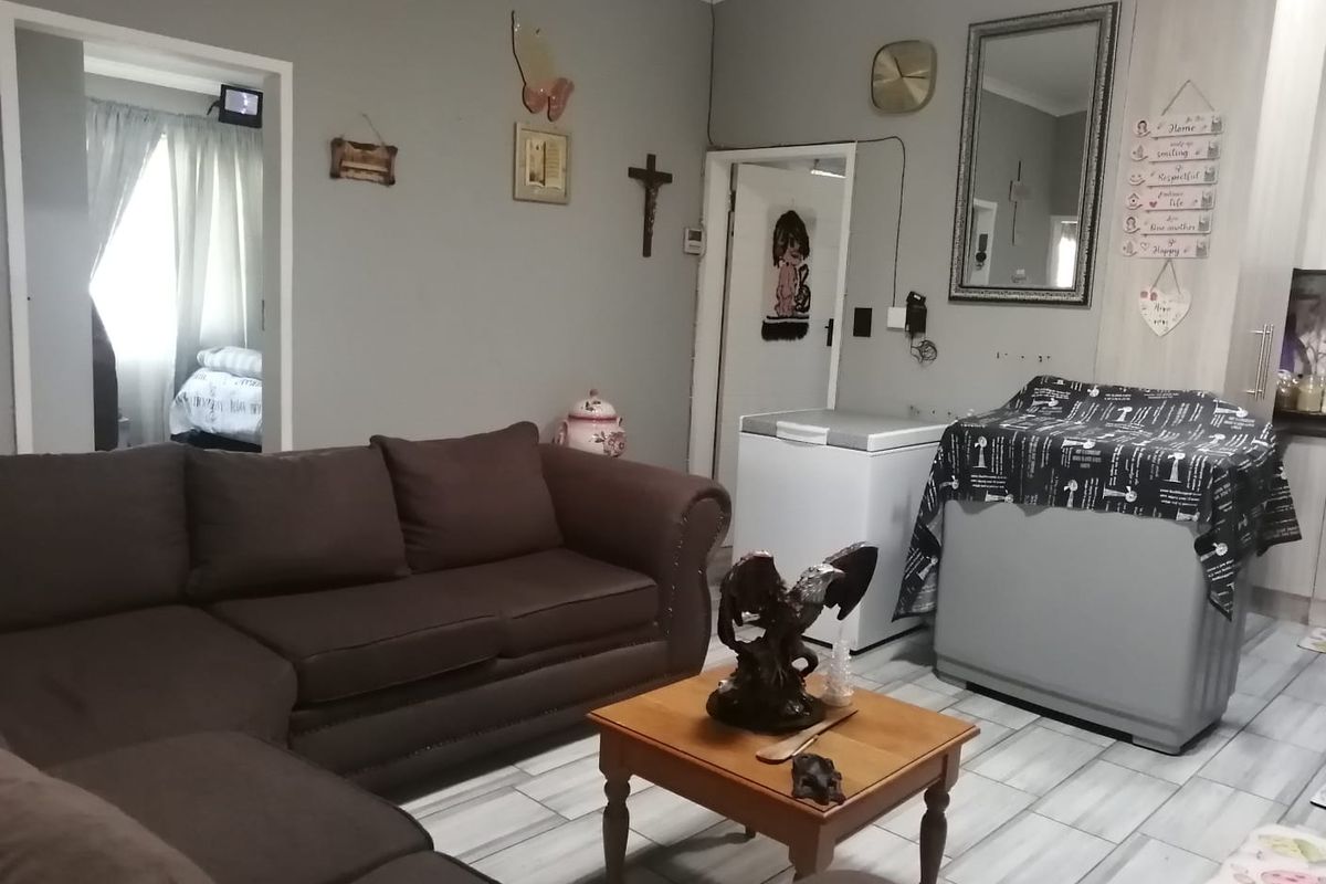 Ideal starter home (simplex unit) for first time buyers - Photo 3