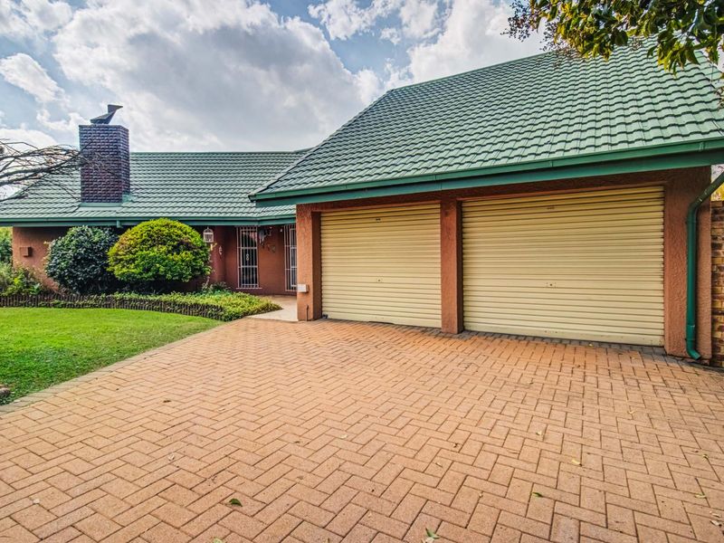Corner Comfort Meets Family Living in the Heart of Atlasville! - Photo 2