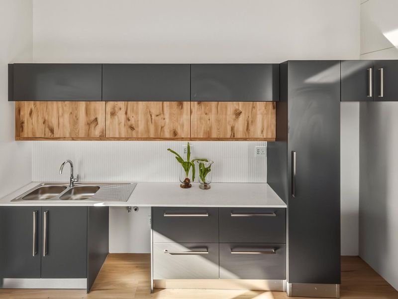 Brand new Home to make your own - Photo 9