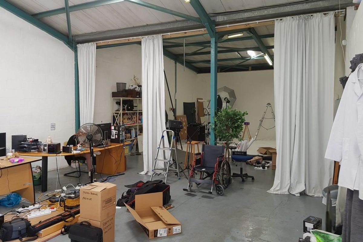 Light Industrial Warehouse with Offices in Constantiaberg Business Park - Photo 4