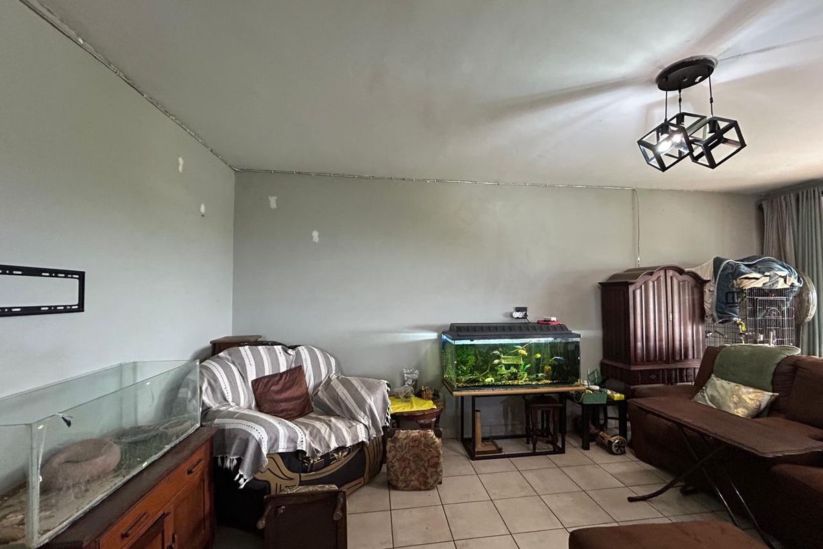 Double Storey 5-Bedroom Home with En-Suites, Balcony & Veranda Views a Stone's Throw from Tzaneen - Photo 3