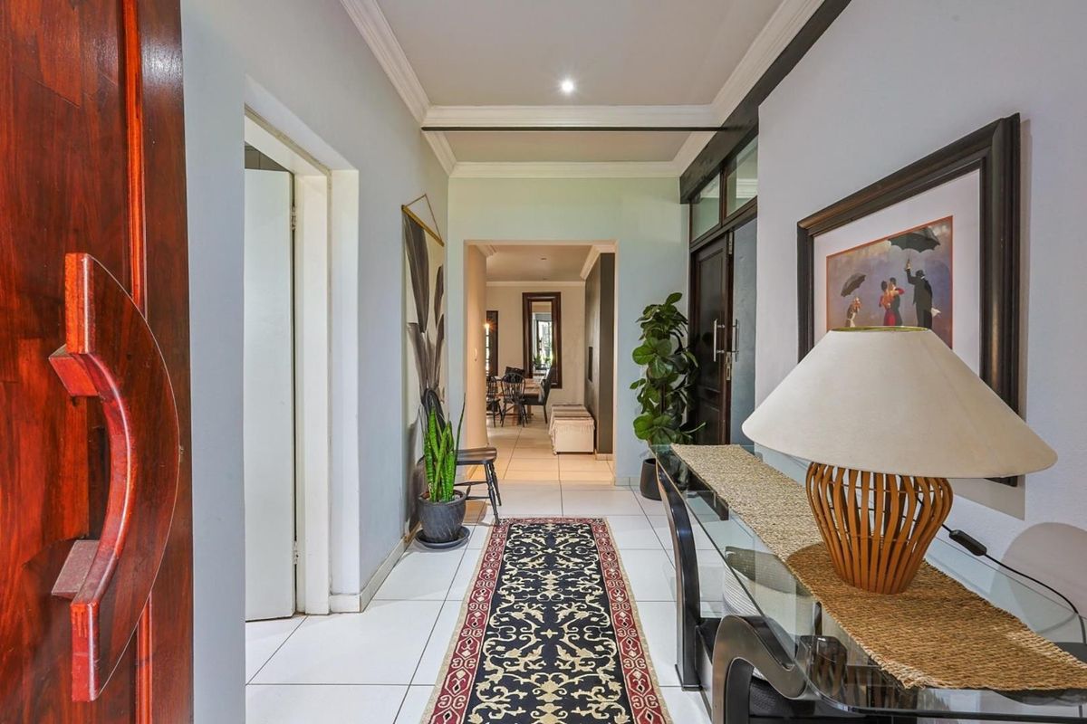 Spacious family home nestled in Lynnwood Glen. - Photo 5