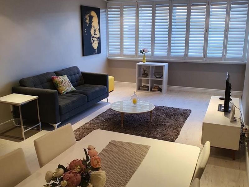 Exceptional Location in Mouille Point - Photo 6