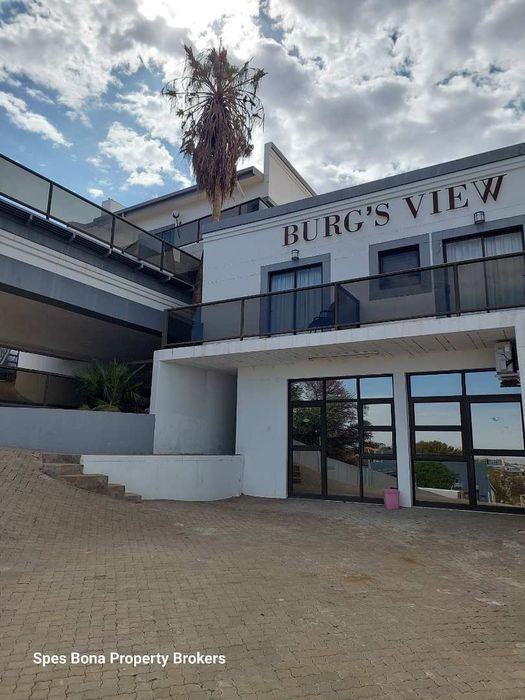 Property #1991256, Guest House For Sale in Luxury Hill