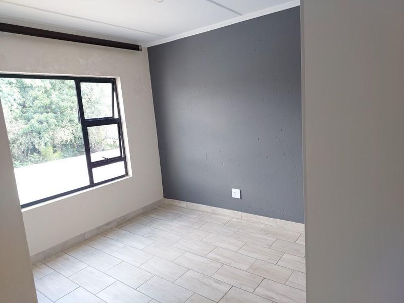 3 BEDROOM APARTMENT FOR SALE NEAR LONE HILL. - Photo 8