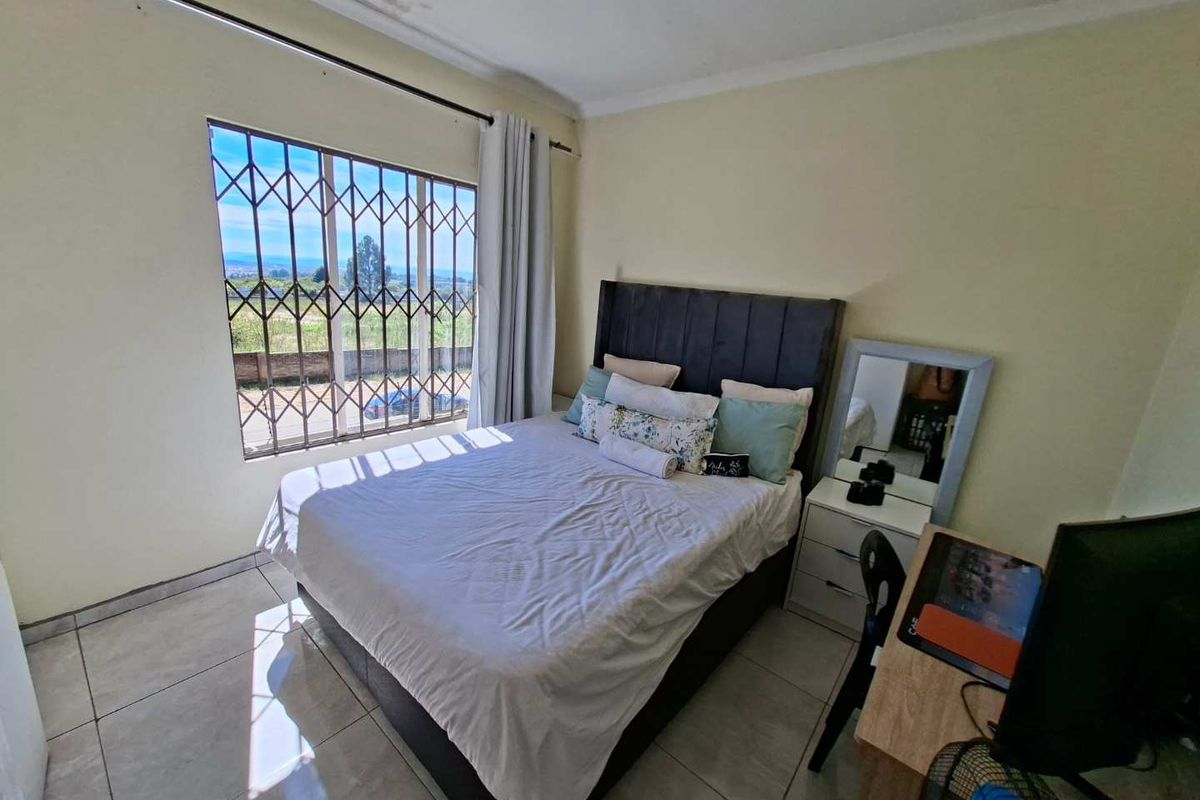 WELCOME TO YOUR NEW DUPLEX HOME - Photo 3