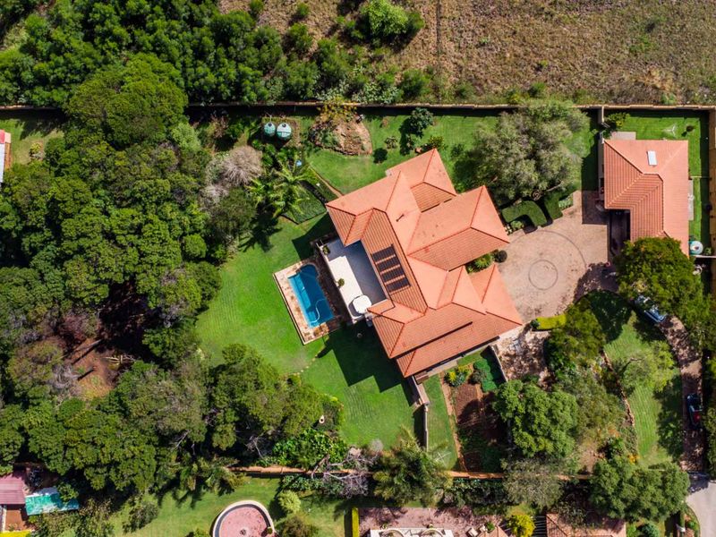 The Dual-Living Masterpiece: Two Independant Homes Offering Unrivaled Versatility for Extended Families or Savvy Investors - Photo 4
