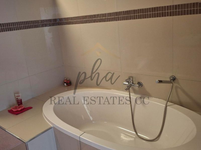Luxury Fully Furnished Coastal Penthouse, Longbeach, Namibia. Sea and Dune Views! - Photo 10