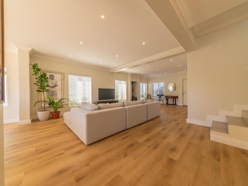 Beautiful 3-Bedroom Home in a Secure Country Estate - Just Outside Stellenbosch - Photo 10