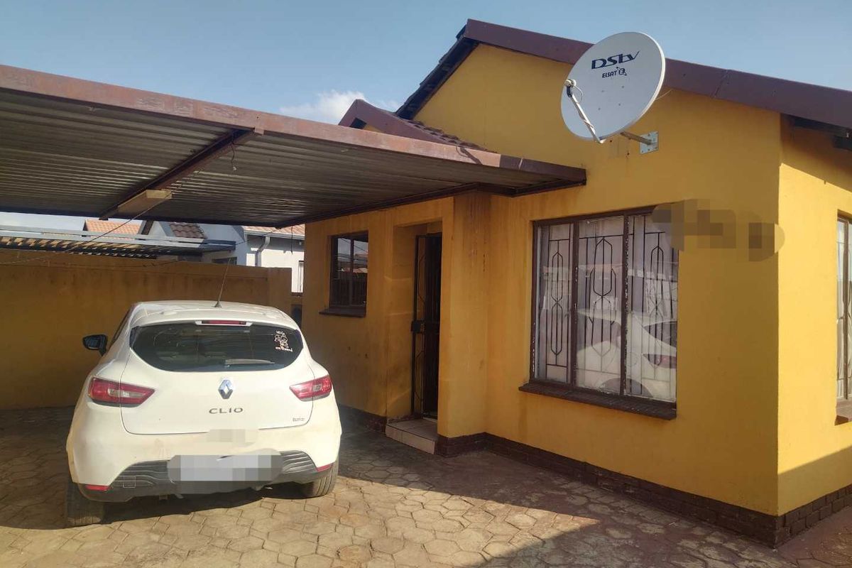 2 bedrooms house for sale in Soshanguve VV - Photo 3