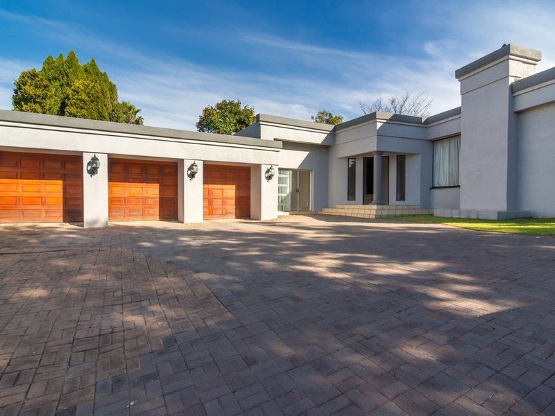Beautiful family home for Sale - Photo 1