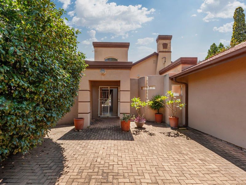 6 Bedroom House for Sale in Randhart - Photo 3