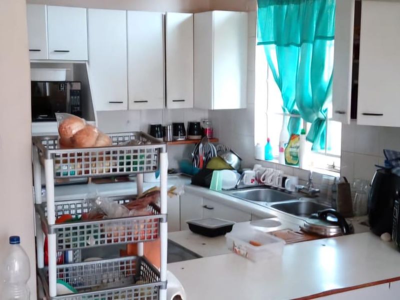 Charming Family Home In  Prime Location - Photo 9