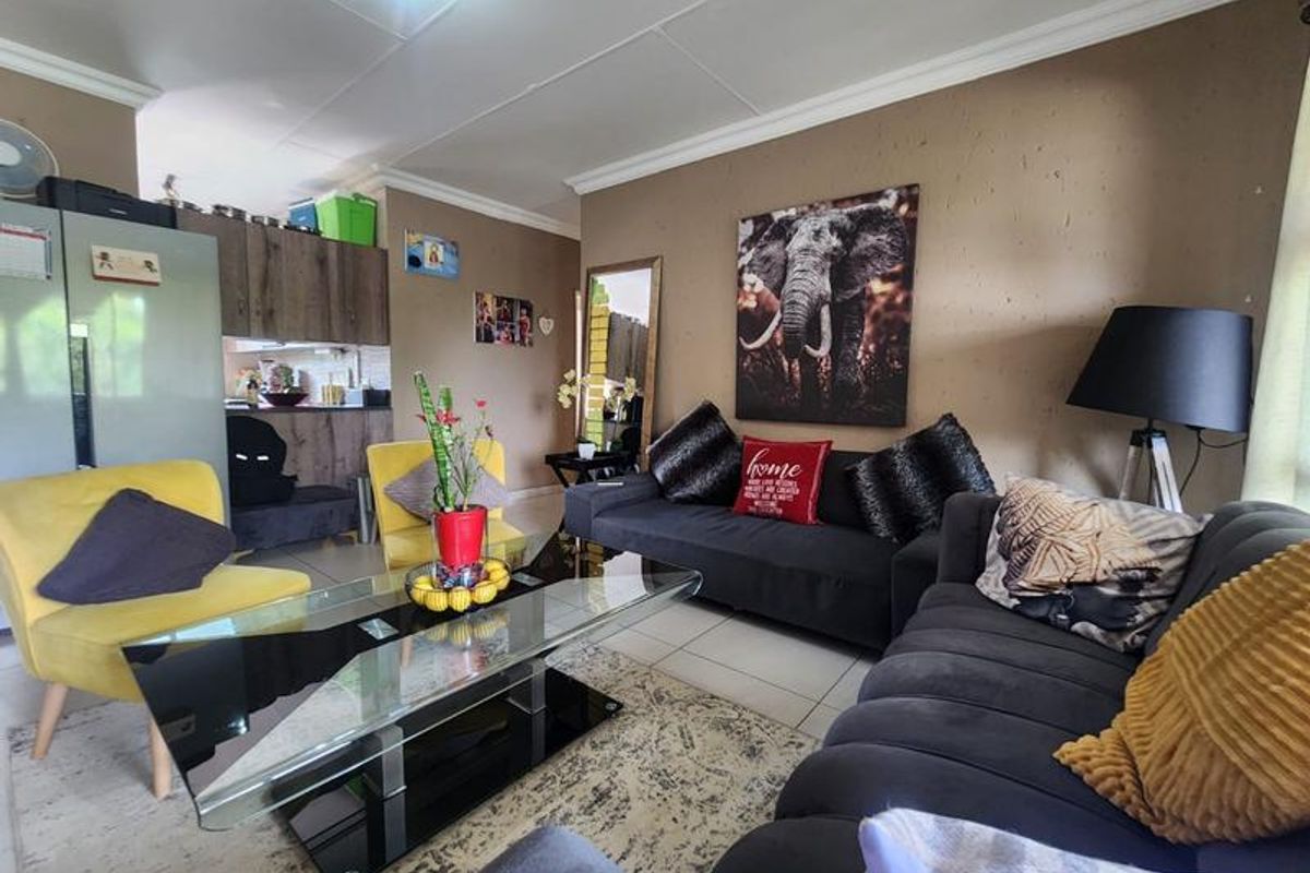 3 Bedroom Townhouse for Sale in Alberante - Photo 3