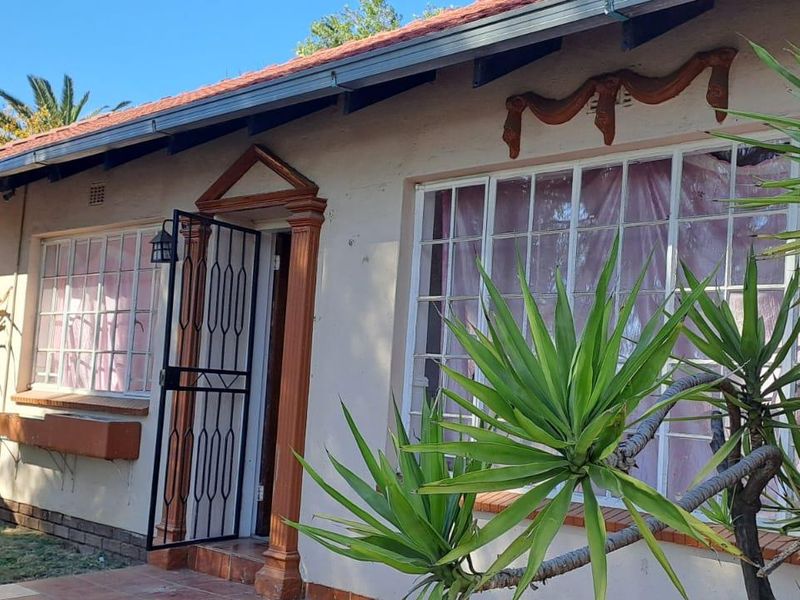 TLC Needed - Photo 8