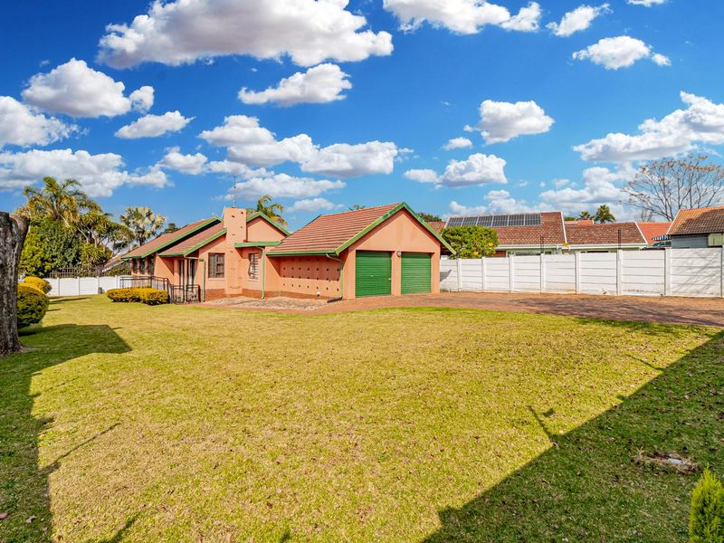 Discover Serenity in a Heritage Leafy Suburb - Photo 2