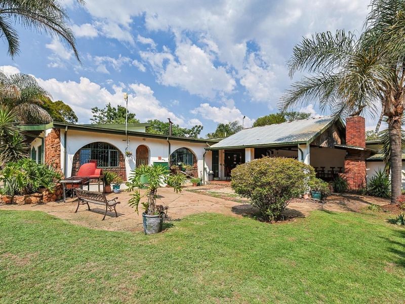 Country Life Bliss in Boschkop: A 4.2 Hectare Pecan Nut Farm Oasis - Photo 6