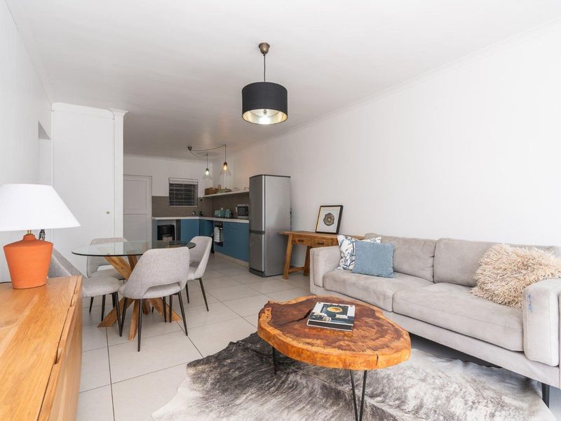 Furnished 2 bedr/2 batr apartment in Green Point with covered parking - Photo 5