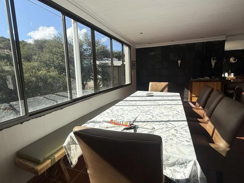 Beautiful 5 bedroom house for sale in Ludwigsdorf Klein Windhoek - Photo 6