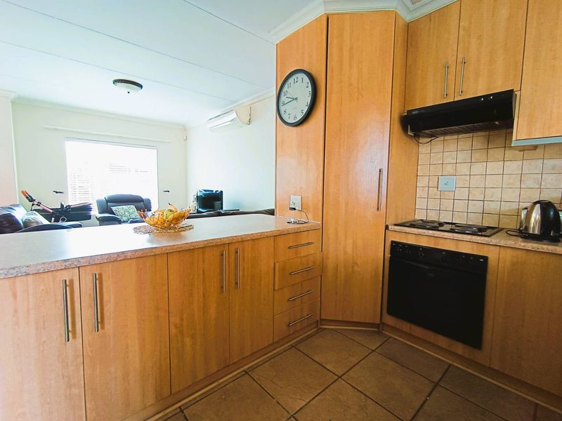 Modern Comfort Meets Convenience - Photo 4