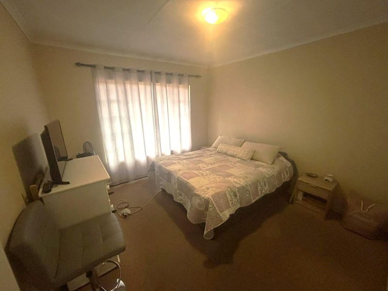 2 Bedroom simplex in Moreleta Park - Photo 8