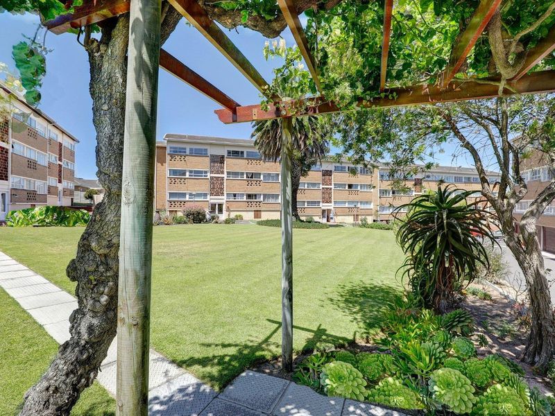 Spacious apartment in the popular Bremerhof Complex - Photo 3