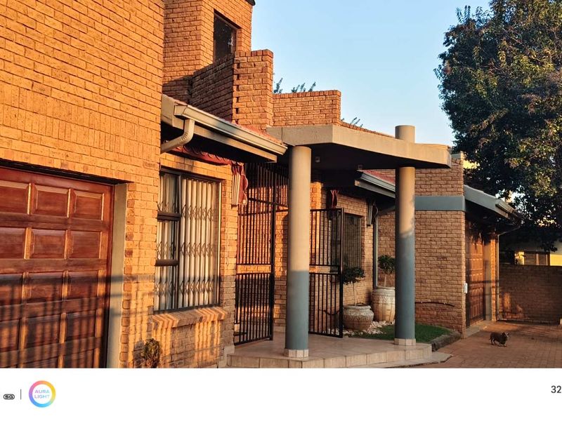 Huge Family Home for Rental - Photo 2