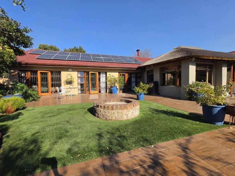 Large Family Home with Flatlet - Photo 1