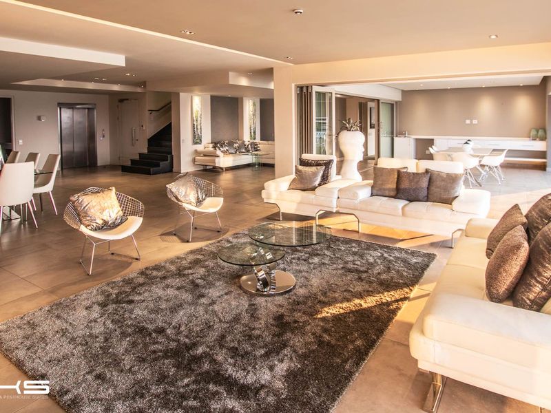 Luxurious penthouse for sale in Ebotse Golf & Country Estate, Rynfield - Photo 3